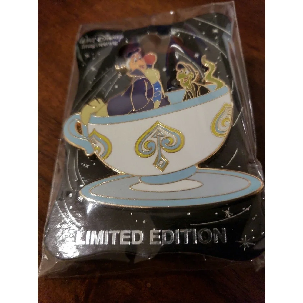 Disney Alice Wonderland WDI Mad Tea Party Dodo Bill the Lizard LE 250 Pin 110656